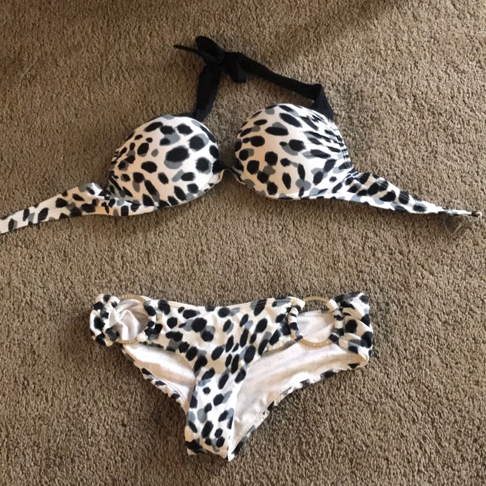 Victoria secret swimsuit 34 B top